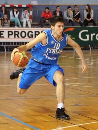 Basket. Il loanese Tommaso Oxilia medaglia di bronzo agli Europei Under 18
