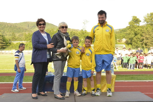 In occasione del torneo, è stato donato un omaggio floreale alla famiglia Gaiero