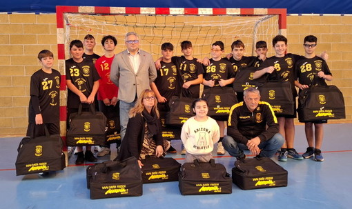 Pallamano Ventimiglia: bella prestazione dei ragazzi under 15 nel campionato francese, battuto il Cros de Cagnes (Foto) Pallamano Ventimiglia: bella prestazione dei ragazzi under 15 nel campionato francese, battuto il Cros de Cagnes (Foto)