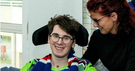 Albenga abbraccia Paolo Sarullo, la maratona della solidarietà fa tappa in città