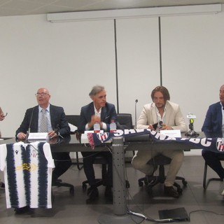 Calciomercato. Il presidente Cannella annuncia tre arrivi: "Fatta per Brema, Matarozzo e Pondaco. In fase di accordo Moresco"
