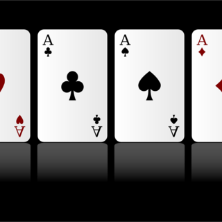 Guida alle differenze fra poker al tavolo e online