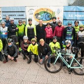 Ciclismo. In centinaia ad Alassio per la Randonnèe del Muretto Ciclismo. In centinaia ad Alassio per la Randonnèe del Muretto