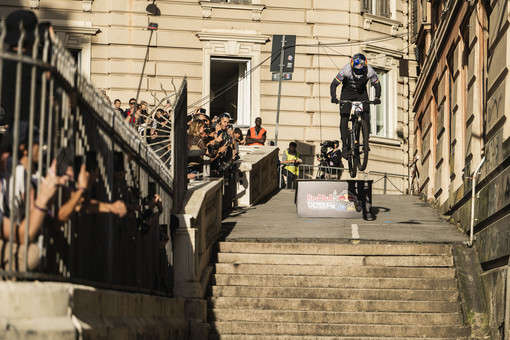 Genova si prepara al “Red Bull Cerro Abajo 2025”: tutte le modifiche alla viabilità per gli spettatori ponentini