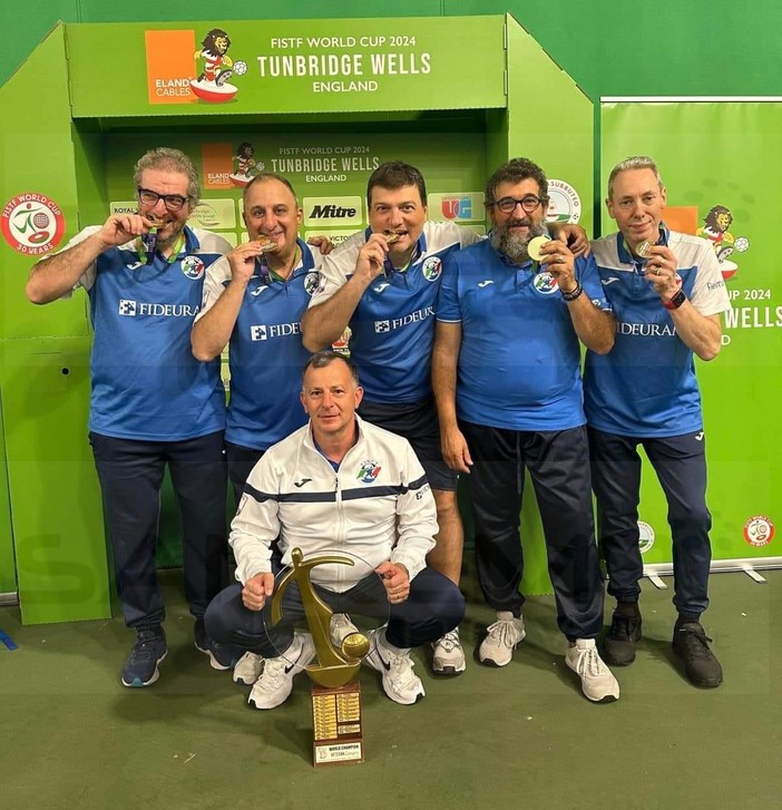 Subbuteo: il sanremese Gianfranco Calonico si laurea campione del mondo a squadre a Londra Subbuteo: il sanremese Gianfranco Calonico si laurea campione del mondo a squadre a Londra