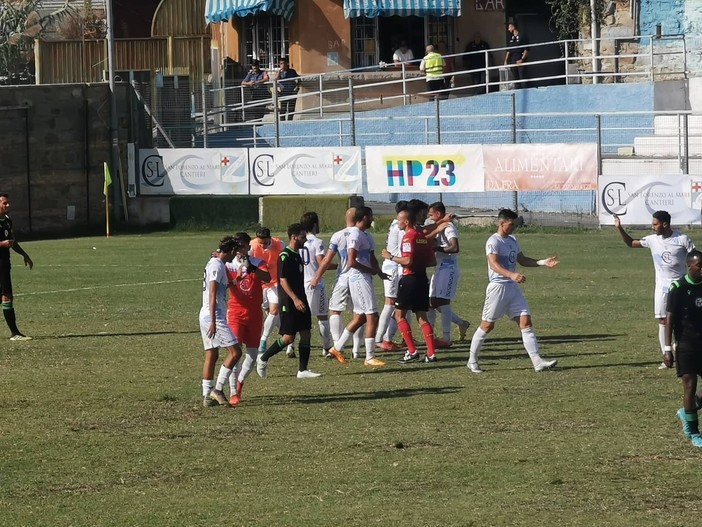 Calcio, Serie D. Castanese resiste a Sanremo: è 1-1. Succede di tutto nella ripresa ma esce un pari Calcio, Serie D. Castanese resiste a Sanremo: è 1-1. Succede di tutto nella ripresa ma esce un pari