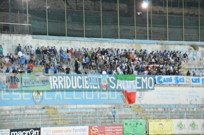 Calcio. La Gradinata Nord Sanremo organizza un pullman per la trasferta di Savona del 13 novembre prossimo.