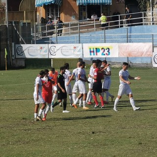 Calcio, Serie D. Castanese resiste a Sanremo: è 1-1. Succede di tutto nella ripresa ma esce un pari Calcio, Serie D. Castanese resiste a Sanremo: è 1-1. Succede di tutto nella ripresa ma esce un pari