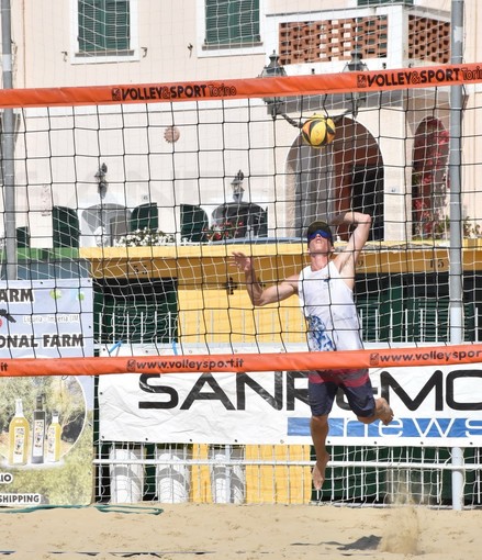 Sanremo: trovati gli arbitri necessari, da oggi a domenica 48 coppie si giocheranno il 22° 'Festival del beach volley' Sanremo: trovati gli arbitri necessari, da oggi a domenica 48 coppie si giocheranno il 22° 'Festival del beach volley'