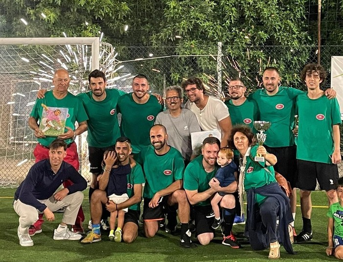 Torneo "Crunn-a De Nöcce" di Stella: trionfo per Agenzia Cinque Stelle contro Camping Dolce Vita Torneo "Crunn-a De Nöcce" di Stella: trionfo per Agenzia Cinque Stelle contro Camping Dolce Vita