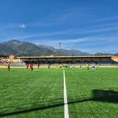 Calcio | Promozione. Il rigore di Addiego riacciuffa la Virtus Sanremese: la S.F. Loano parte con una buona prova e un punto