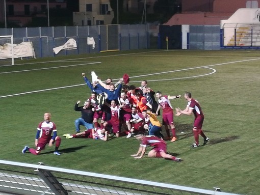 Calcio, Coppa Liguria di Prima Categoria. IL PONTELUNGO E' IN FINALE! BATTUTA 4-1 LA CAMPESE CON LE DOPPIETTE DI DADDI E SFINJARI