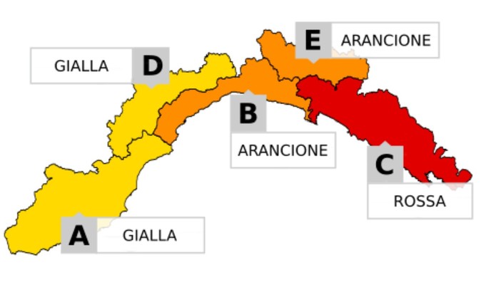 L'allerta meteo investe la Liguria. Livello rosso a Levante L'allerta meteo investe la Liguria. Livello rosso a Levante