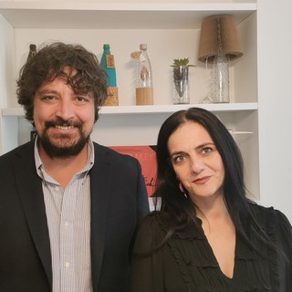 Arte, sociale e dono: ecco come le bottiglie Acqua S.Bernardo diventano oggetti unici e bellissimi Arte, sociale e dono: ecco come le bottiglie Acqua S.Bernardo diventano oggetti unici e bellissimi