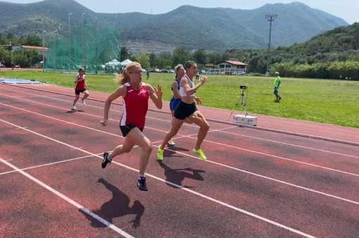 Atletica Val Lerrone. Ai Campionati Regionali arrivano sei titoli, Adina Navradi record nel giavellotto Atletica Val Lerrone. Ai Campionati Regionali arrivano sei titoli, Adina Navradi record nel giavellotto