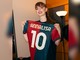 Non si ferma l'onda di BellissimA, il Genoa dona una maglia rossoblù ad Annalisa Non si ferma l'onda di BellissimA, il Genoa dona una maglia rossoblù ad Annalisa