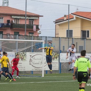 Calcio, Coppa Italia di Eccellenza. Partono i quarti di finale: Cairese in campo nel pomeriggio, stasera in campo l'Albenga