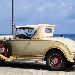 "Viaggiando nel tempo", Albissola Marina alla scoperta del fascino delle auto d'epoca