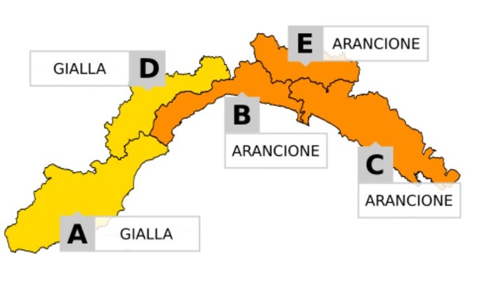 Allerta Meteo. Livello arancione su buona parte della regione, domani impianti calcistici chiusi in diverse località fino alle 15:00 Allerta Meteo. Livello arancione su buona parte della regione, domani impianti calcistici chiusi in diverse località fino alle 15:00