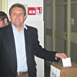 Calcio, caso Camporosso - Legino. Parla il presidente arbitrale ingauno Gianluca Panizza: "Gesto inqualificabile, Bonavita è stato portato in ospedale per alcuni accertamenti" Calcio, caso Camporosso - Legino. Parla il presidente arbitrale ingauno Gianluca Panizza: "Gesto inqualificabile, Bonavita è stato portato in ospedale per alcuni accertamenti"