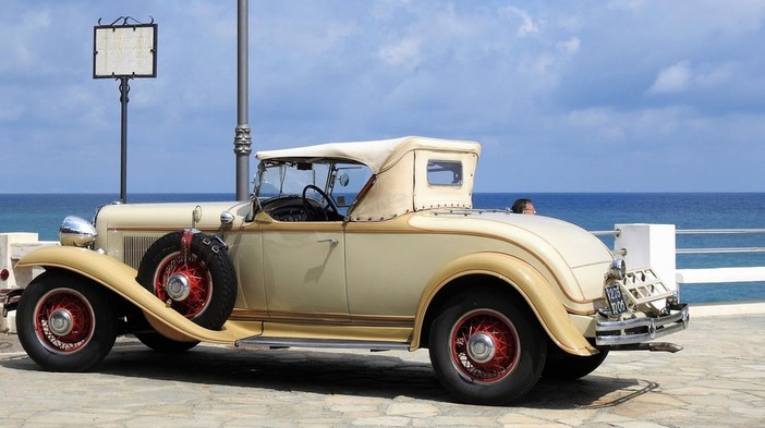 "Viaggiando nel tempo", Albissola Marina alla scoperta del fascino delle auto d'epoca "Viaggiando nel tempo", Albissola Marina alla scoperta del fascino delle auto d'epoca
