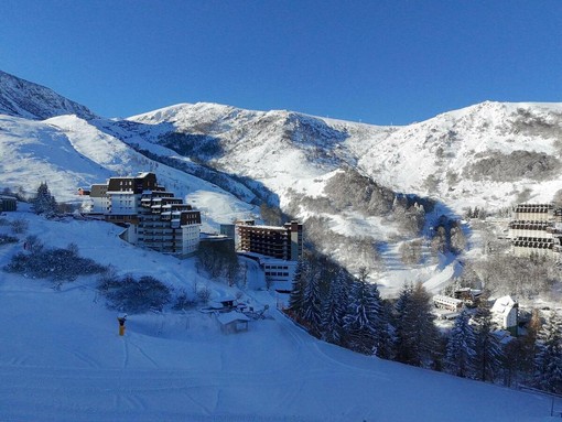 Outdoor. Ad Artesina è entrata in funzione la nuova seggiovia, sei posti verso il Pian della Turra Outdoor. Ad Artesina è entrata in funzione la nuova seggiovia, sei posti verso il Pian della Turra