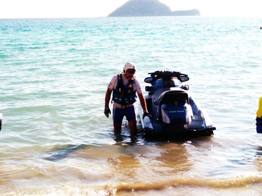 Alassio, esercitazione della Squadra Nautica della Polizia di Stato: obiettivo l'educazione e la sicurezza in mare (FOTO e VIDEO)