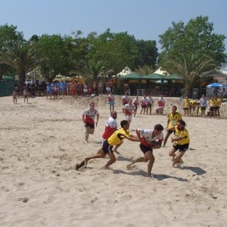 Beach Rugby: sabato serata tra sport e divertimento con il Cus Savona