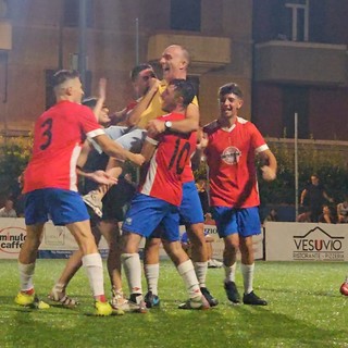 CALCIO. "SAVONA CUP": BAR DEL COMUNE VINCE LA 6^ EDIZIONE, TAVERNA DEI PECCATORI & HARENA BLANCA KO 4-2 AI RIGORI CALCIO. "SAVONA CUP": BAR DEL COMUNE VINCE LA 6^ EDIZIONE, TAVERNA DEI PECCATORI & HARENA BLANCA KO 4-2 AI RIGORI