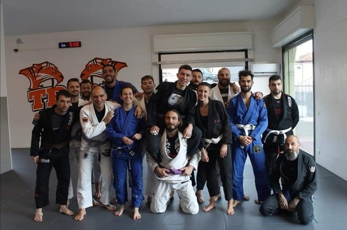 Brazilian JiuJitsu, grande successo per l'Open Mat di beneficenza! La soddisfazione della Tribe che donerà l'incasso all'AIRC Brazilian JiuJitsu, grande successo per l'Open Mat di beneficenza! La soddisfazione della Tribe che donerà l'incasso all'AIRC
