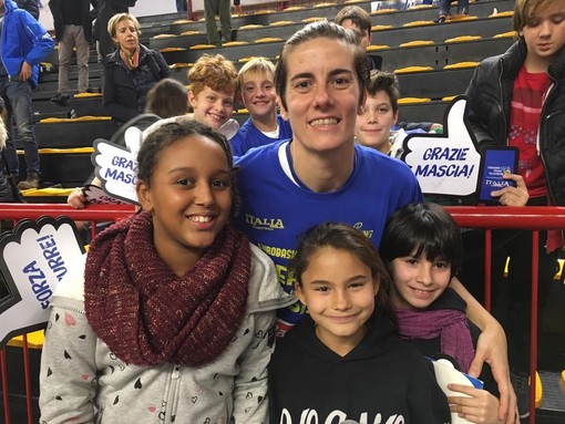 Basket: i ragazzi della Pallacanestro Loano hanno raggiunto La Spezia per sostenere la Nazionale Femminile