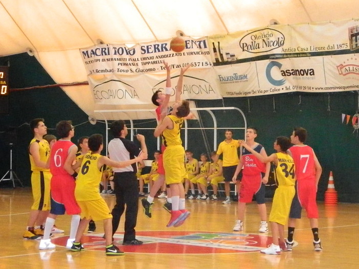 Basket, Under 13: la Blue Basket rende onore al Basket Cairo dopo il successo in Coppa Liguria Basket, Under 13: la Blue Basket rende onore al Basket Cairo dopo il successo in Coppa Liguria