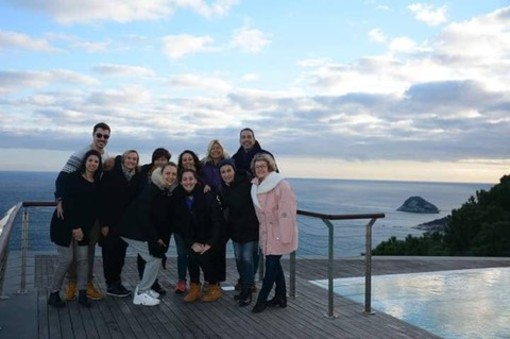 Bergeggi, le nazionali di nuoto sincronizzato di Italia e Francia ricevute dal sindaco Arboscello