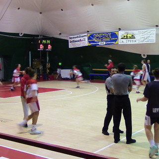 Basket, Serie B femminile: Amatori sconfitta in volata da Lavagna nel derby del Geodetico