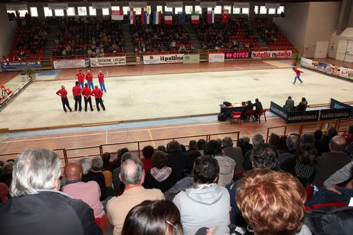 Bocce, Targa d'oro; le immagini più belle della kermesse alassina Bocce, Targa d'oro; le immagini più belle della kermesse alassina