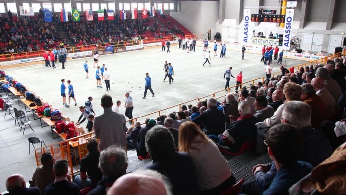 Ad Alassio, tra giovani studenti e campioni di altre discipline, prosegue il 1° Festival dello Sport Bocce