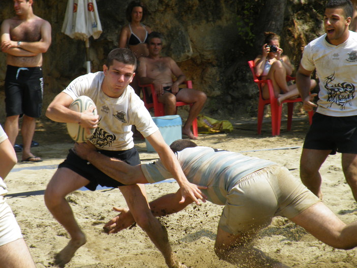 Beach rugby: a Ceriale vincono i Tori Bianchi di Genova Beach rugby: a Ceriale vincono i Tori Bianchi di Genova