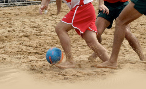 Alassio Beach Festival: vip e turisti si sfidano a tennis, volley e tiro alla fune