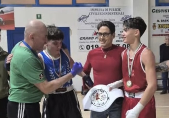 Berlusconi Jr sul ring conquista Savona: l'emozione del papà Pier Silvio