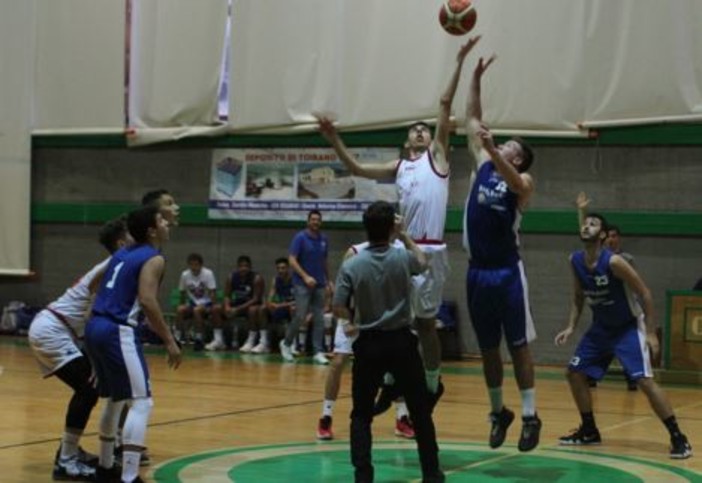Basket, Serie D. Inizio d'anno amaro per il Loano, superato da Chiavari 70 a 63