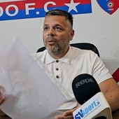 Calcio | Vado. Il ds Mancuso rilancia: "Qui ci sono i piani per la Serie C, siamo tutti al lavoro per aiutare il presidente Tarabotto" (VIDEO) Calcio | Vado. Il ds Mancuso rilancia: "Qui ci sono i piani per la Serie C, siamo tutti al lavoro per aiutare il presidente Tarabotto" (VIDEO)