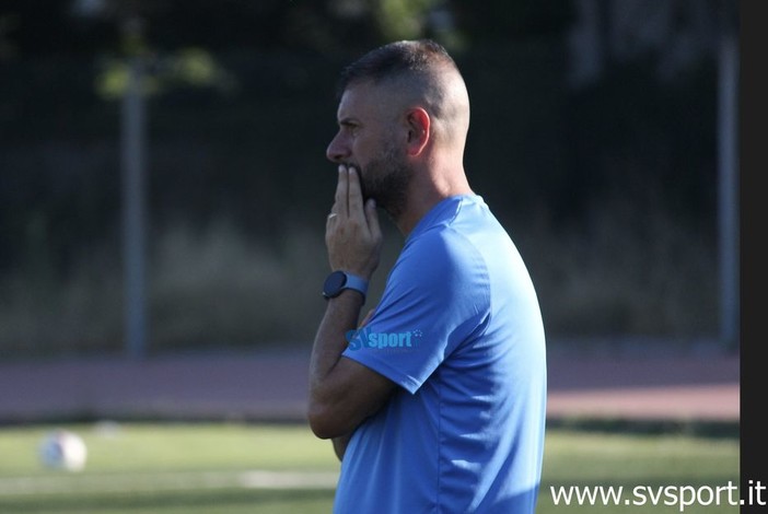 Calcio. Vado imballato con il Pietra, mister De Lucia rimanda ogni giudizio: "Loro più brillanti, difficile avere spunti con questi carichi di lavoro" (VIDEO)