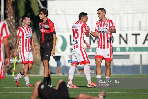 Calcio | La Carcarese irrompe in zona playoff, 4-0 all'Albissole e primo successo interno