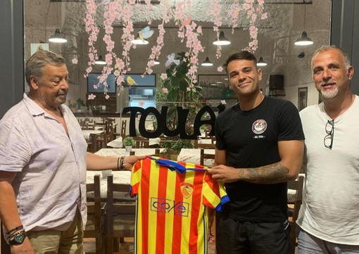 Calcio, Finale. Non solo nuovi arrivi, Giacomo Caligaris confermato nella rosa di mister Alessi Calcio, Finale. Non solo nuovi arrivi, Giacomo Caligaris confermato nella rosa di mister Alessi