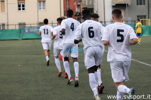 Calcio, Eccellenza. Come cambia la classifica con l'imminente ritiro dell'Alassio. Genova Calcio ai playoff