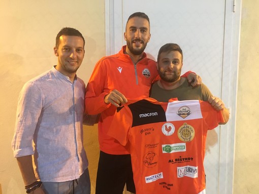 Calciomercato, Vadino. Giacomo Prudente è ufficialmente un giocatore arancionero Calciomercato, Vadino. Giacomo Prudente è ufficialmente un giocatore arancionero