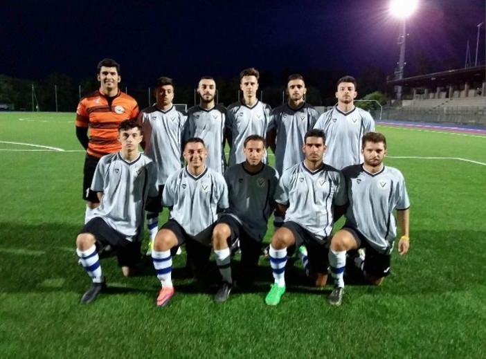 Calcio, Varazze: esordio forza tre sotto gli occhi di mister Alberto Corradi