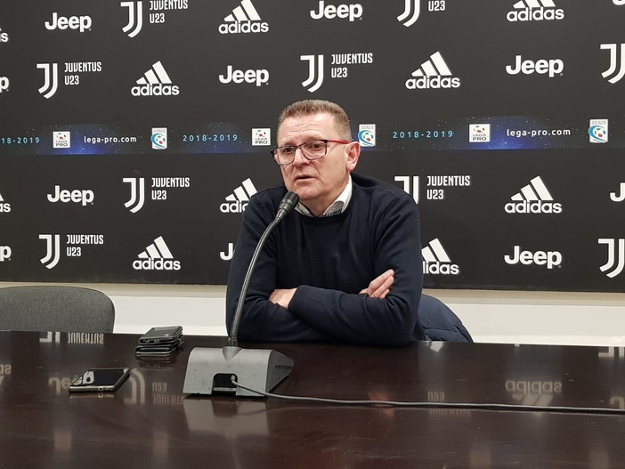 Calcio. Albissola, dopo il ko con la Juve Colla promuove i suoi e boccia l'arbitro: "Ho rivisto i miei ragazzi. Legrottaglie potrebbe esser il profilo giusto" Calcio. Albissola, dopo il ko con la Juve Colla promuove i suoi e boccia l'arbitro: "Ho rivisto i miei ragazzi. Legrottaglie potrebbe esser il profilo giusto"