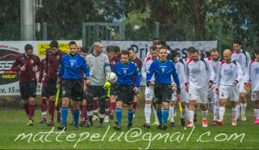 Calcio, Loanesi - Veloce. Un punto per uno nel pantano dell' "Ellena"