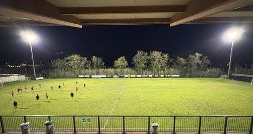 Calcio, Borghetto. Nuova luce per lo stadio comunale, completati i lavori di riqualificazione dell’impianto di illuminazione Calcio, Borghetto. Nuova luce per lo stadio comunale, completati i lavori di riqualificazione dell’impianto di illuminazione